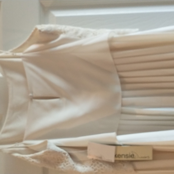 ***DRESS SALE*** - Picture 3 of 4